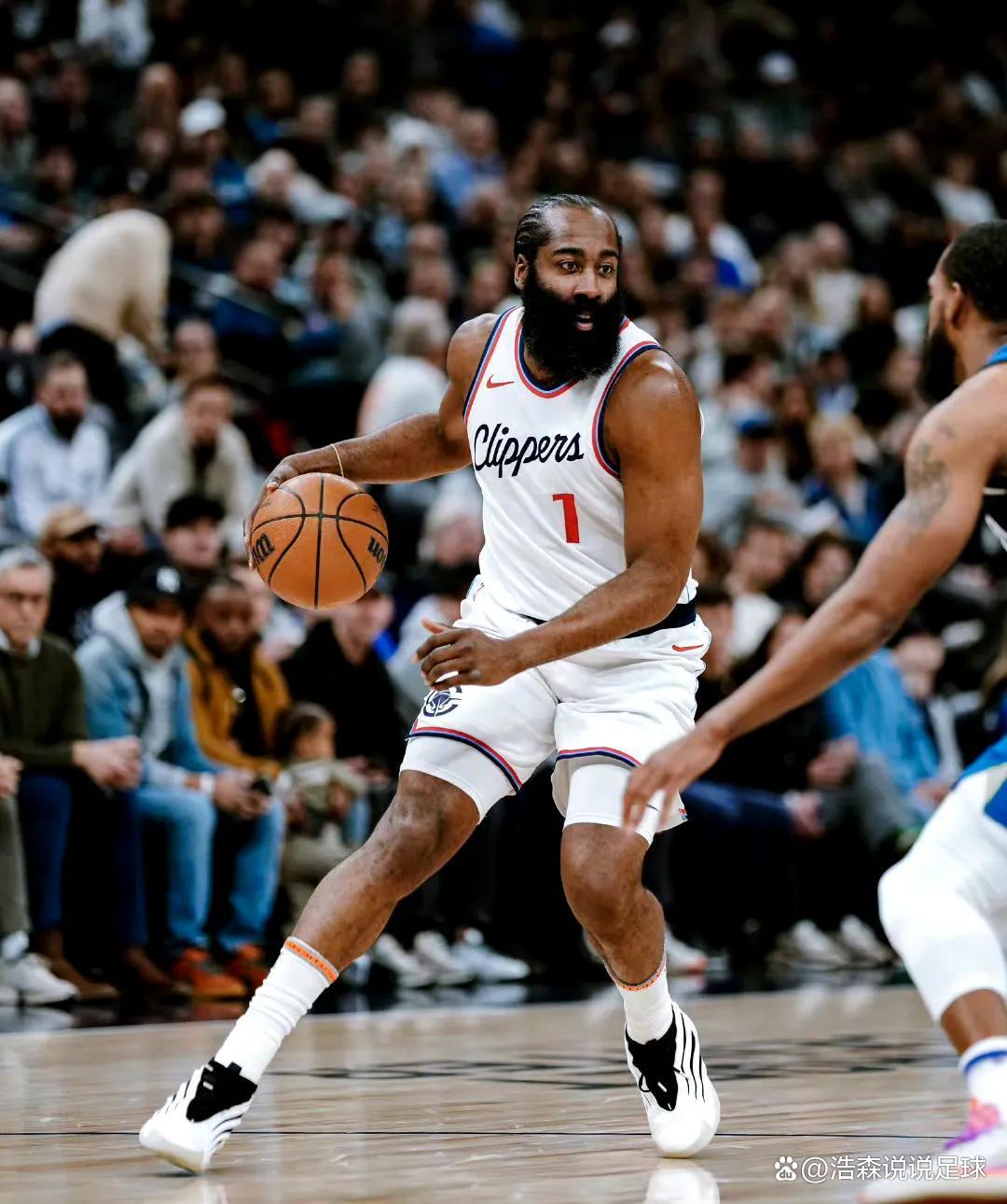 逆转之夜！快船最后时刻连续得分取胜，管理全部.