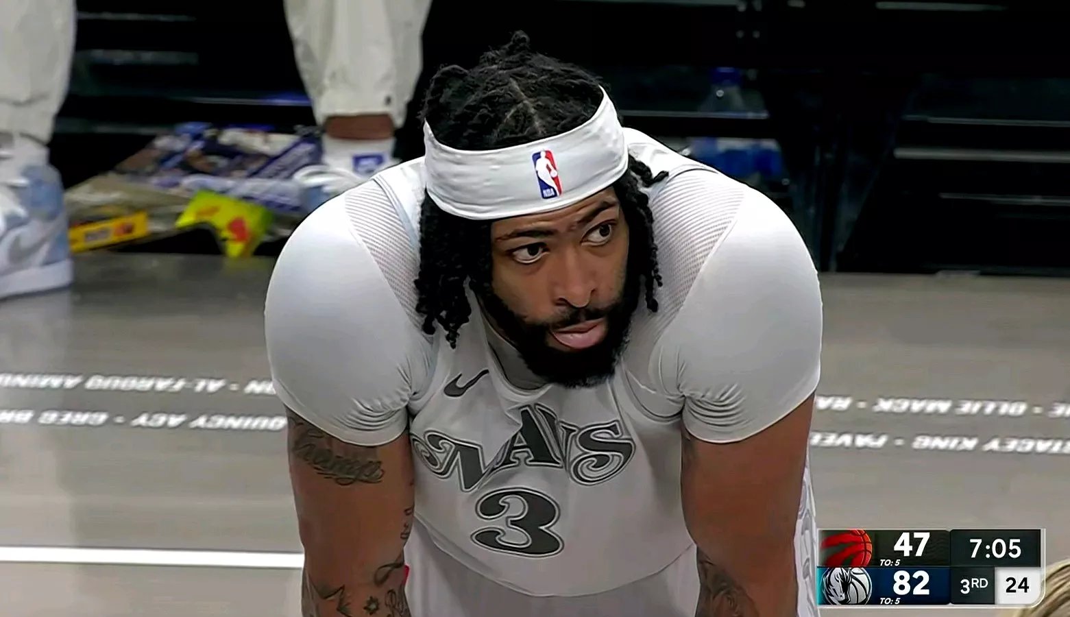 战术调整引发热议！，浓眉哥在美国队比赛中比赛局势复杂气势如虹延续的简单介绍